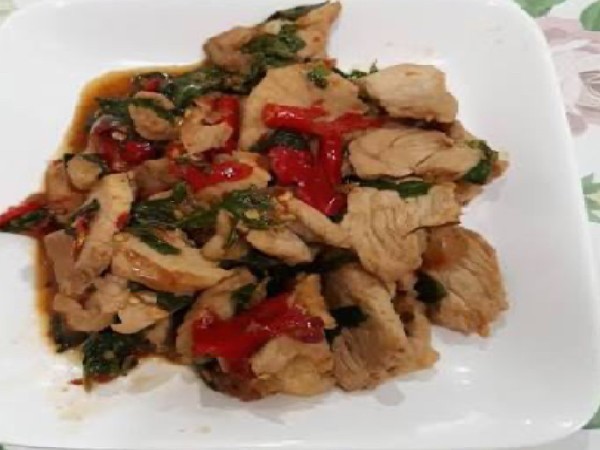 ผัดกระเพราหมู