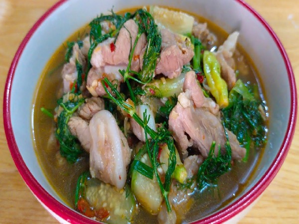 แกงอ่อมหมู